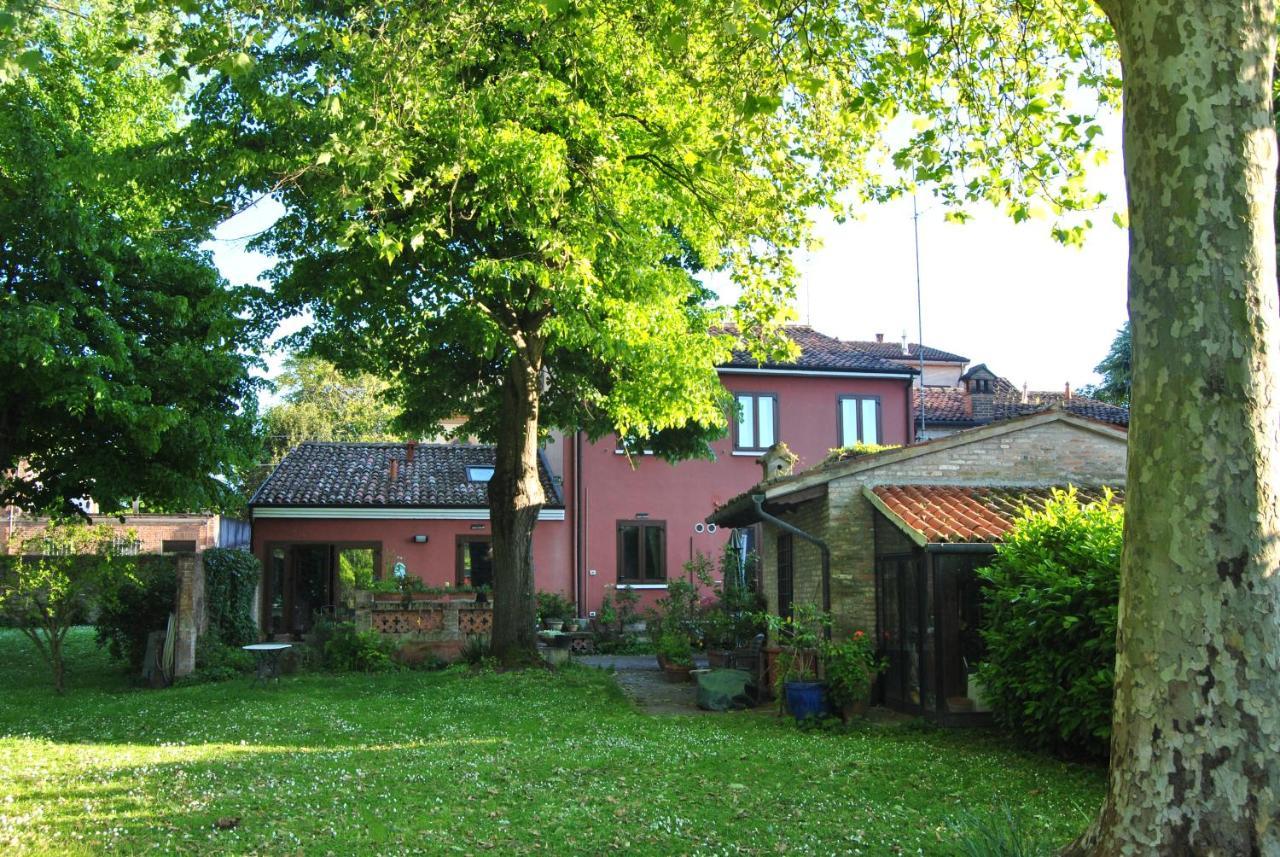 Отель La Casa Di Marina Феррара Экстерьер фото