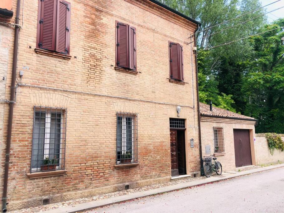 Отель La Casa Di Marina Феррара Экстерьер фото