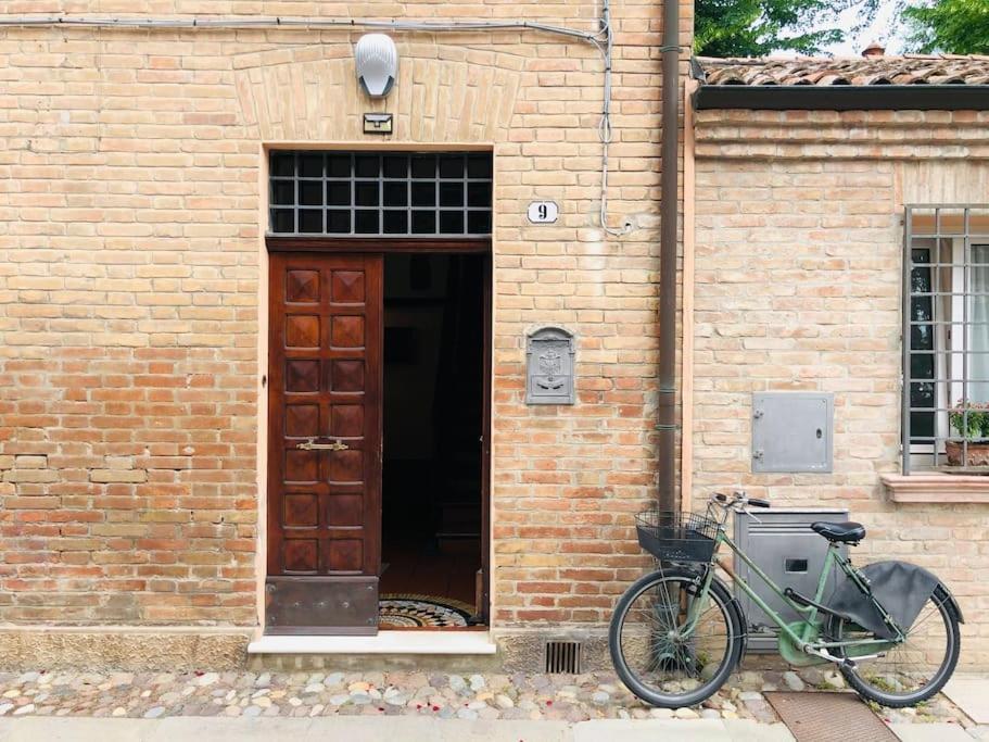 Отель La Casa Di Marina Феррара Экстерьер фото