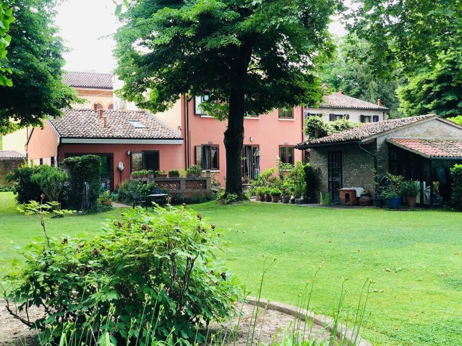 Отель La Casa Di Marina Феррара Экстерьер фото